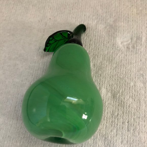 Hand Blown Art Glass Green Pear with leaf Fruit figurine paperweight home decor - Picture 5 of 5
